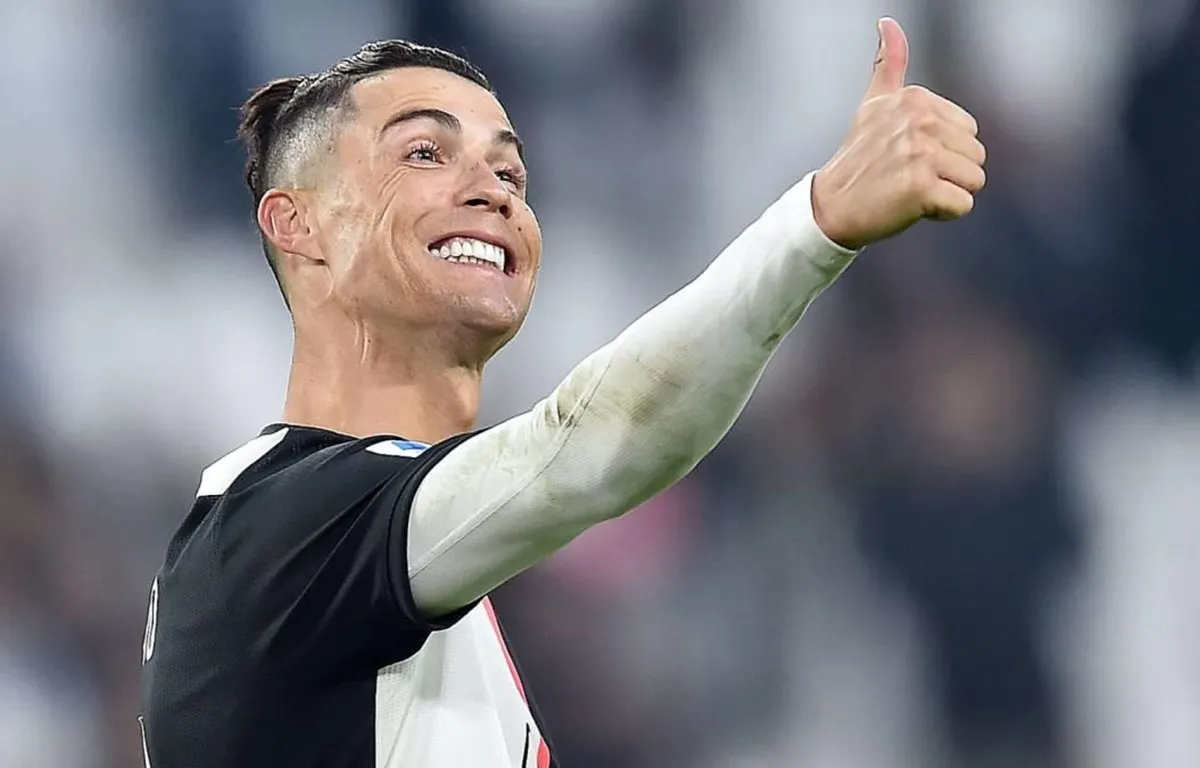 Ronaldo kien Juventus chua tra gan 500 Ty VND